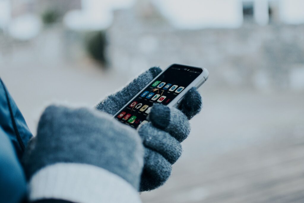 Analyzing-iPhone_and_Android_User_Behaviors-1-1024x683.jpeg